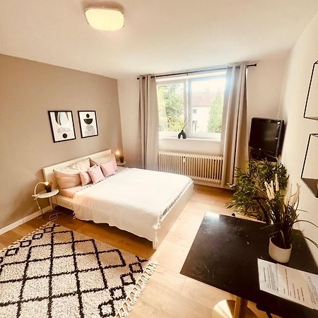 Ferienwohnung An Der Uniklinik Mit Eigener Kueche Und Renoviertem Badezimmer Homburg  Eksteriør billede