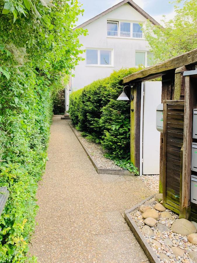 Ferienwohnung An Der Uniklinik Mit Eigener Kueche Und Renoviertem Badezimmer Homburg  Eksteriør billede