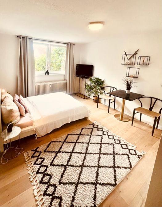 Ferienwohnung An Der Uniklinik Mit Eigener Kueche Und Renoviertem Badezimmer Homburg  Eksteriør billede