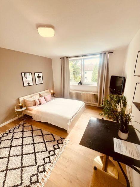 Ferienwohnung An Der Uniklinik Mit Eigener Kueche Und Renoviertem Badezimmer Homburg  Eksteriør billede