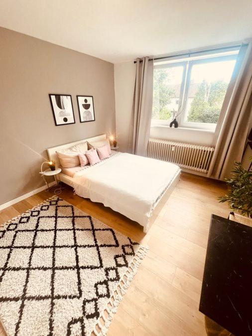 Ferienwohnung An Der Uniklinik Mit Eigener Kueche Und Renoviertem Badezimmer Homburg  Eksteriør billede