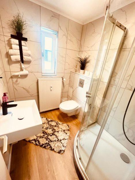 Ferienwohnung An Der Uniklinik Mit Eigener Kueche Und Renoviertem Badezimmer Homburg  Eksteriør billede